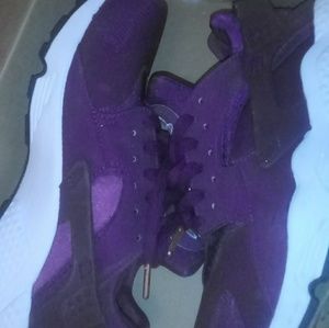 Brand new nike shoes